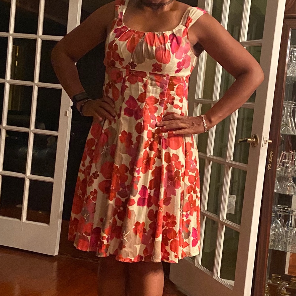 Nice floral summer dress!